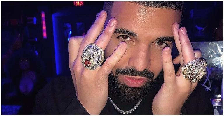 Drake é vaiado em festival e deixa palco - Instagram