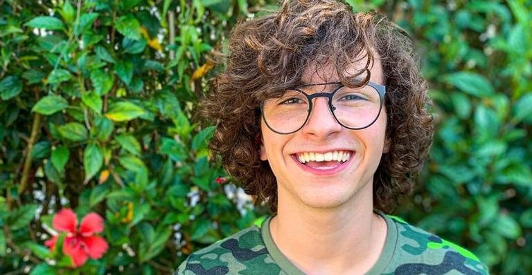 Aos 18 anos, ator estreia em filme e dirige produção teatral - Instagram