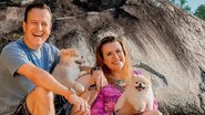 Celso Zucatelli e Ana Cláudia Duarte na Ilha de CARAS com seus cachorros, Paçoca e Tapioca - Martin Gurfein