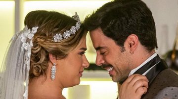 A Dona do Pedaço: Pedro Carvalho e Glamour Garcia comemoram beijo de Abel e Briteny - Reprodução/Globo