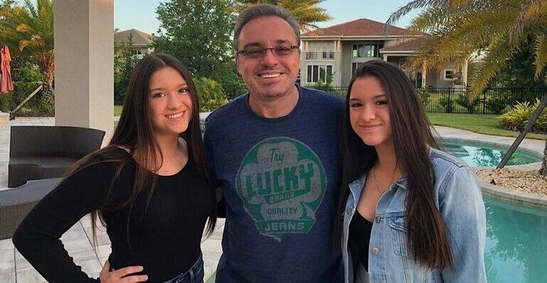 Gugu Liberato com as filhas gêmeas - Reprodução/Instagram