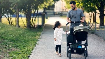 6 itens essenciais para o passeio com o bebê - Getty Images