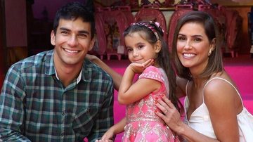 Deborah Secco e Hugo Moura com a filha Maria Flor em sua festa de aniversário - ROBERTO FILHO / BRAZIL NEWS
