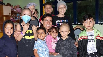 Reynaldo Gianecchini entrega presentes de Natal para crianças com câncer - Lucas Ramos / AgNews
