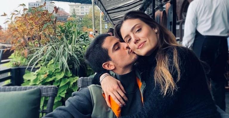 Enzo Celulari deseja parabéns para a namorada com foto linda - Instagram