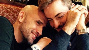 Paulo Gustavo e marido encantam ao mostrar os gêmeos em post de Natal - Foto/Instagram