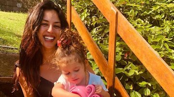 Ao lado da filha, Yanna Lavigne curte dia de praia em Fernando de Noronha - Instagram