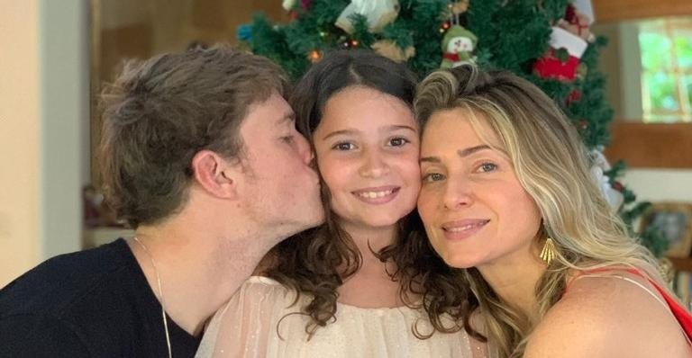Leticia Spiller compartilha clique descontraído ao lado de seus dois filhos - Instagram