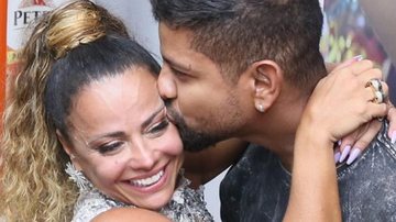 Viviane Araujo surge beijando o namorado e faz bela declaração - Anderson Borde