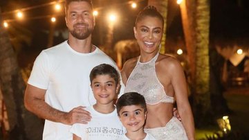 Juliana Paes posa ao lado do marido e dos filhos em Miami - Reprodução/Instagram