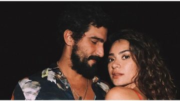 Thaila Ayala posa com Renato Góes em rio - Instagram