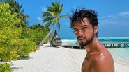 Rodrigo Simas posa em lugar paradisíaco - Foto/Instagram