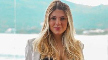 Blogueira Ana Bruna Avila leva mordida de tubarão - Divulgação/Instagram