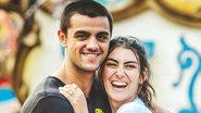 Felipe Simas e Mariana Uhmann posam juntos no banho - Instagram