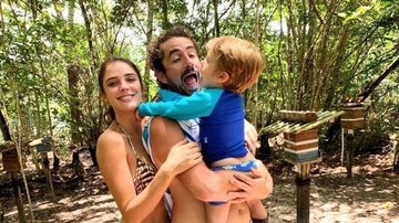 Rafa Brites compartilha imagem fofíssima de Felipe Andreoli dormindo ao lado do filho - Instagram