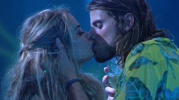Marcela e Daniel se beijam - Reprodução/TV Globo