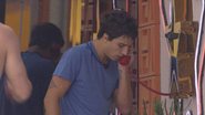 Felipe atende o Big Fone - Reprodução/TV Globo