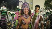 Viviane Araújo e Scheila Carvalho desfilam em Santos - Beatriz Damy/ AgNews