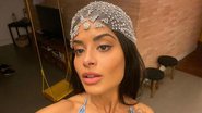 Aline Riscado aparece com look dourado e arranca elogios - Instagram
