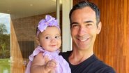 Filha de Cesar Tralli surge sorridente em clique fofo - Instagram