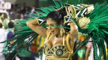 Pocah chora durante desfile da Grande Rio - Daniel Pinheiro/AgNews