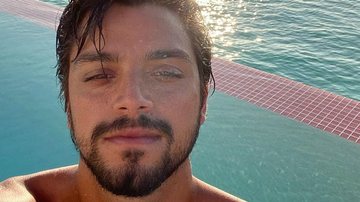 Rodrigo Simas chama atenção da web ao posar sem camisa - Instagram