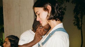 Bruna Marquezine relembra momentos com crianças refugiadas: ''Tia Bruninha ama vocês um tantão'' - Instagram