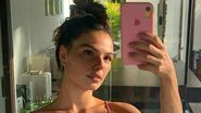 Isis Valverde aparece em foto sensual na Bahia e web elogia - Instagram