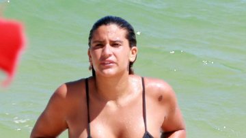 Giulia Costa impressiona ao exibir corpo definido em dia de praia - Dilson Silva/AgNews