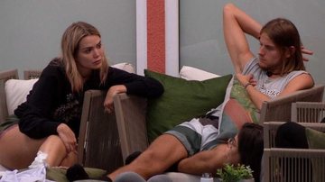Marcela não concorda com atitudes de Thelma - Reprodução/TV Globo