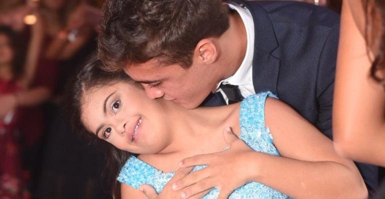 Romarinho comemora 15 anos da irmã com bela homenagem - Divulgação/Instagram