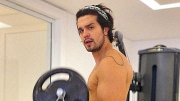 Luan Santana surge sem camisa na academia de sua casa - Reprodução/Instagram