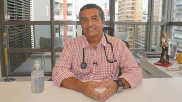 Dr. Roberto Zeballos - CARAS