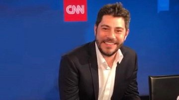 Na CNN, Evaristo Costa garante que se sente de férias: ''Gravo quando quero'' - Instagram
