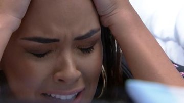 Ivy chora pensando na eliminação de Daniel - Reprodução/TV Globo