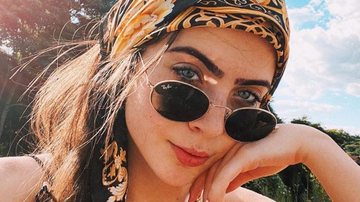 Jade Picon ostenta corpão na piscina e impressiona com barriga negativa - Instagram