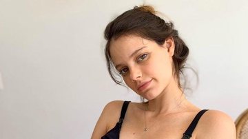 Laura Neiva esbanja a fofura de Maria com clique na quarentena - Instagram
