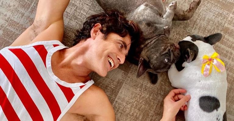 Reynaldo Gianecchini abre álbum de fotos da quarentena com seus pets e encanta web - Instagram