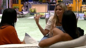 Marcela pede para Mari e Flayslane não falarem mal das pessoas na casa - Reprodução/Globo