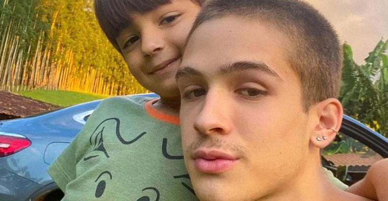 João Guilherme homenageia irmão mais novo e se declara - Instagram