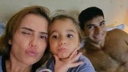 Maria Flor surge cantando com os pais e encanta web - Divulgação/Instagram