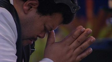 Babu chora ao som de Tim Maia durante festa - Reprodução/TV Globo