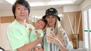 Família de Pyong Lee celebra 2 meses de Jake - Instagram