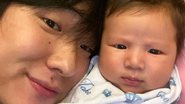 Pyong posa com o filho Jake e encanta a web - Reprodução/Instagram