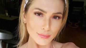 Lívia Andrade posa de biquíni e arranca elogios na web - Instagram
