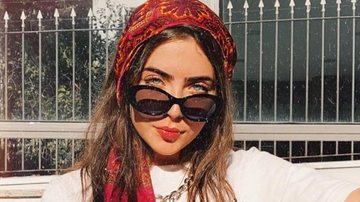 Jade Picon aproveita quarentena para testar looks novos e transforma lenço em top - Instagram