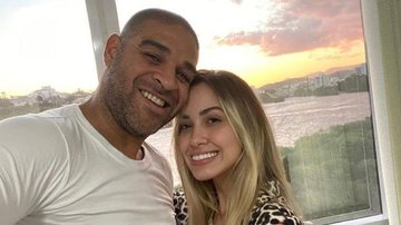 Adriano Imperador posa com a namorada em clima de romance - Reprodução/Instagram
