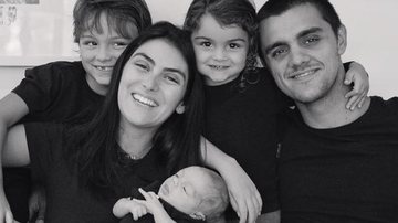 Curado do coronavírus, Felipe Simas aproveita sábado com os filhos - Instagram
