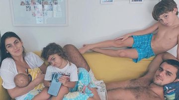 Mariana Uhlmann, esposa de Felipe Simas, mostra como está sendo a quarentena com os três filhos - Instagram