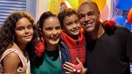 Luciele Di Camargo posa com a família em almoço especial - Reprodução/Instagram